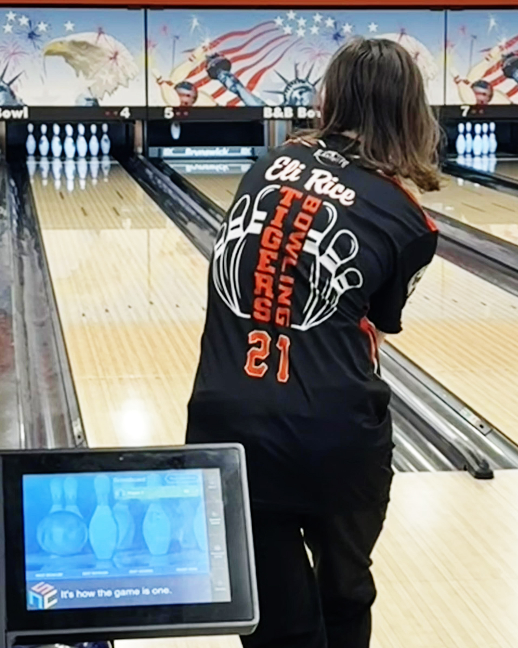 Coed bowlers in lead as roll offs near | Lake City Graphic